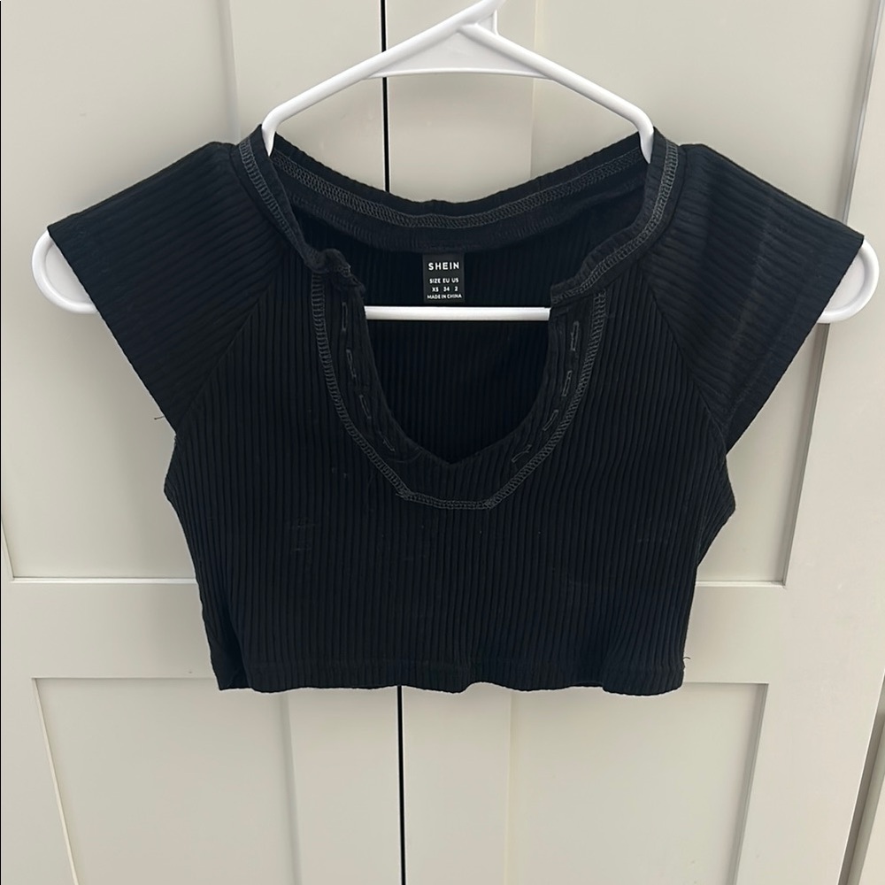 Black Ribbed Crop Top